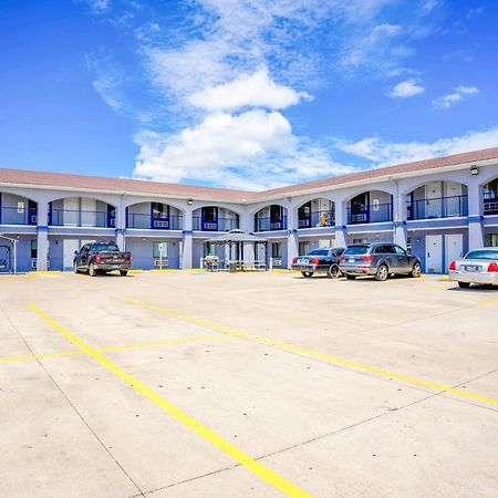High Five Inn By Oyo Killeen Bagian luar foto