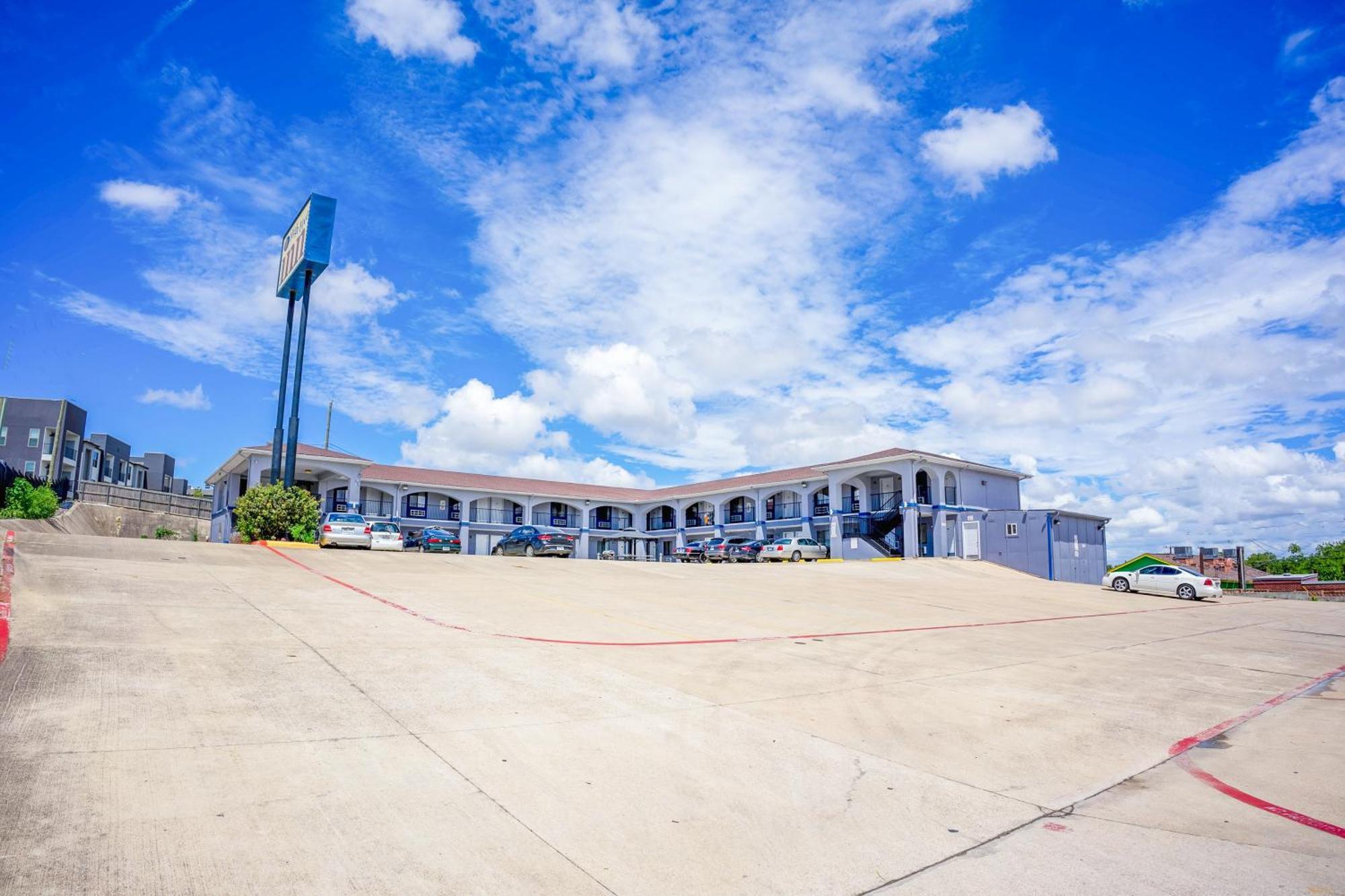 High Five Inn By Oyo Killeen Bagian luar foto
