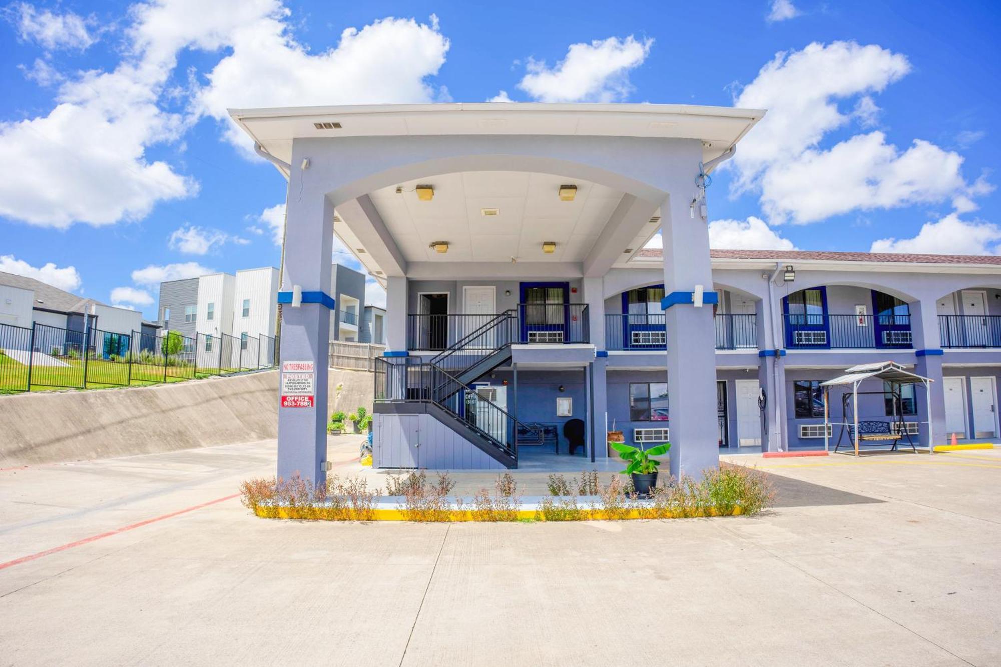 High Five Inn By Oyo Killeen Bagian luar foto