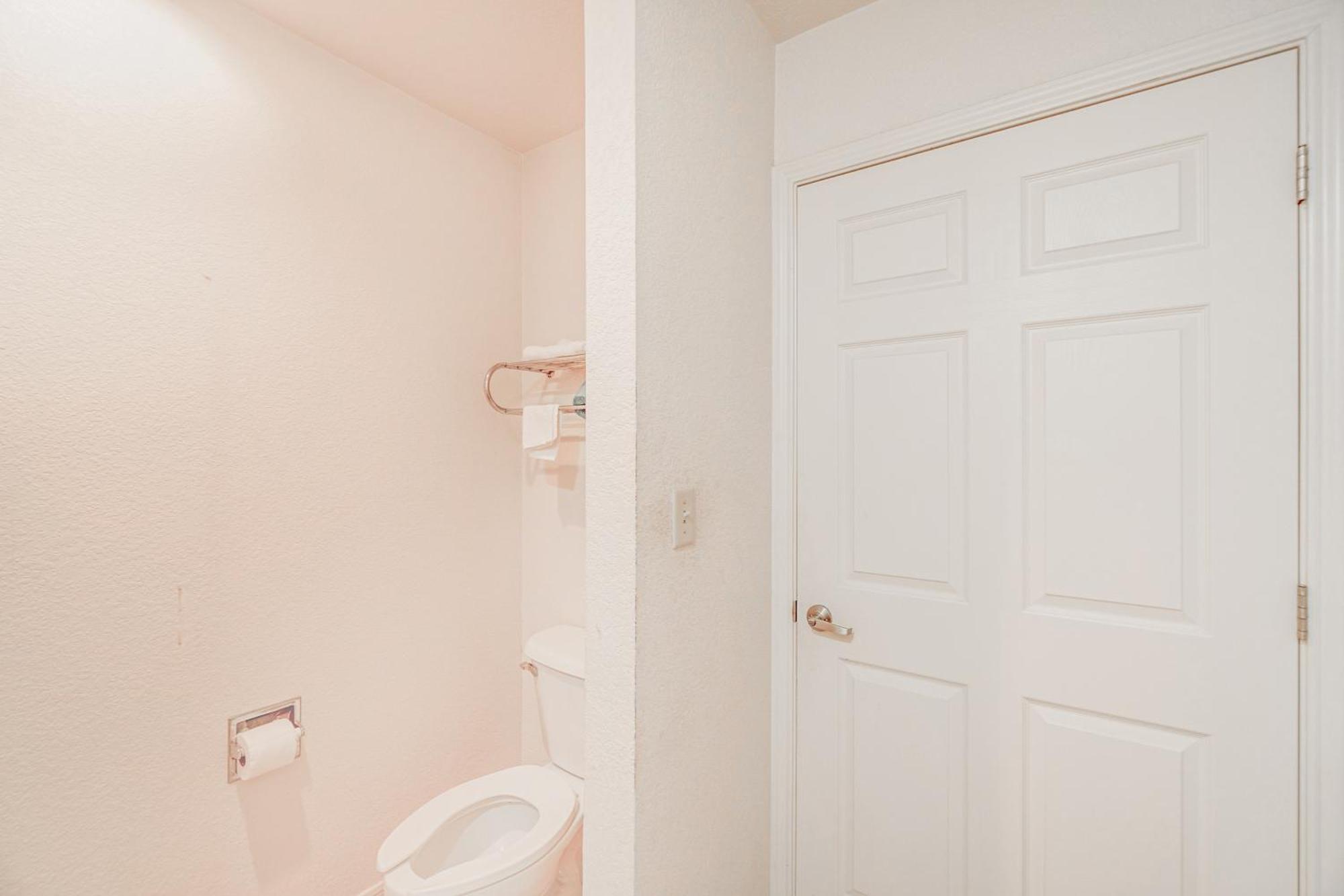 High Five Inn By Oyo Killeen Bagian luar foto