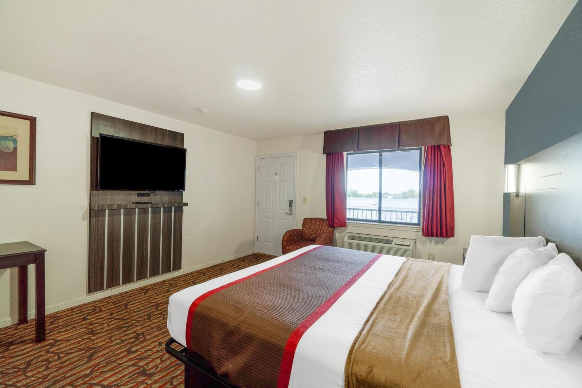 High Five Inn By Oyo Killeen Bagian luar foto