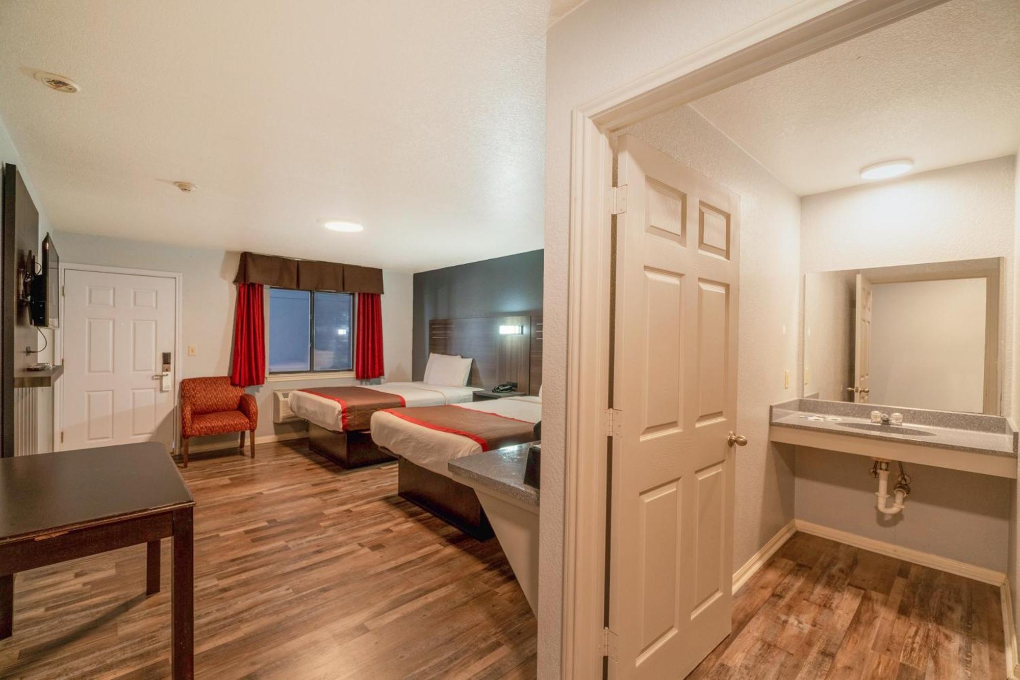 High Five Inn By Oyo Killeen Bagian luar foto