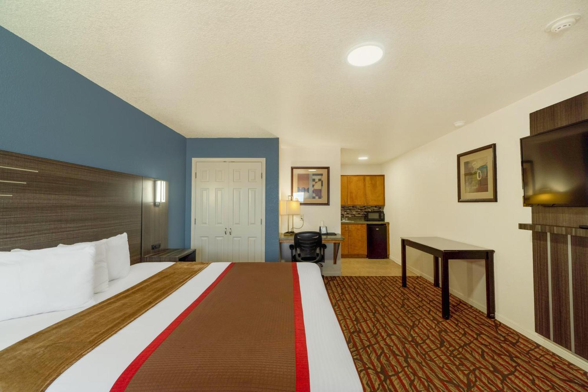 High Five Inn By Oyo Killeen Bagian luar foto
